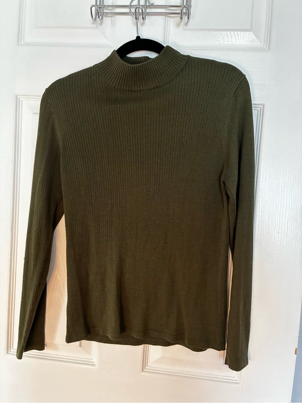 Silx by August Silk Olive Ribbed Mock Neck Sweater